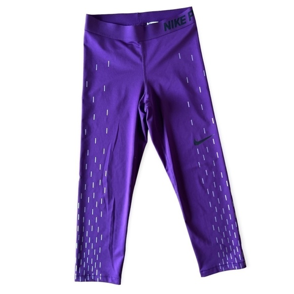 Nike Pro Women’s Royal Purple Capri 3/4 Length Leggings, Small - Picture 1 of 7